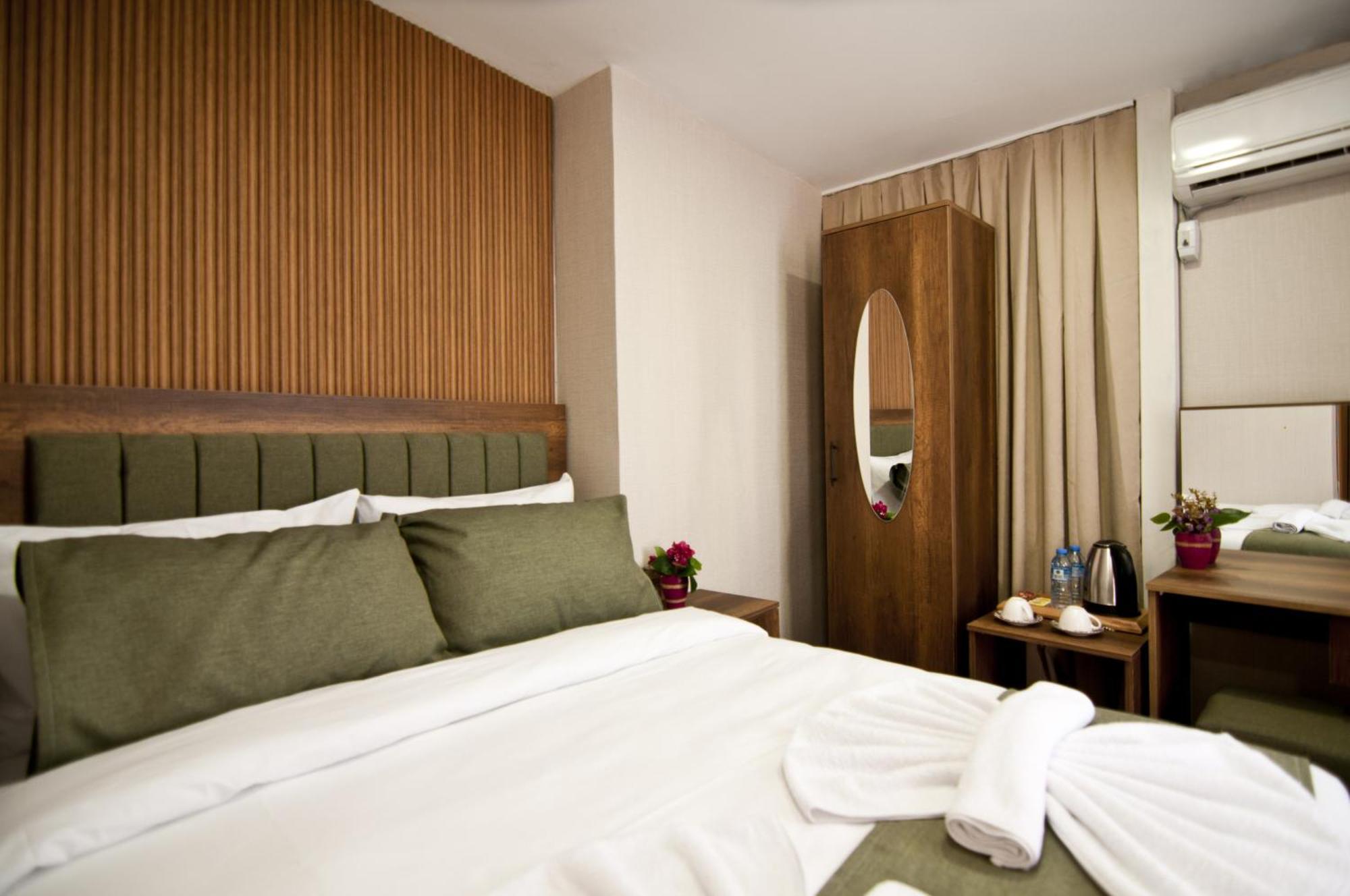Aurora Eco Hotel *